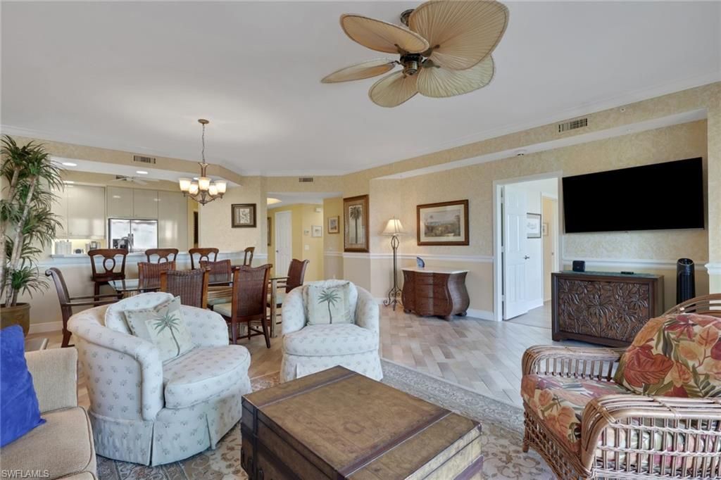 430 Cove Tower Dr, Unit 302, Naples, FL 34110 Photo