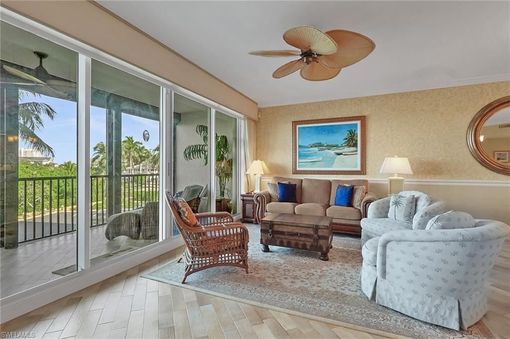 430 Cove Tower Dr, Unit 302, Naples, FL 34110 Photo