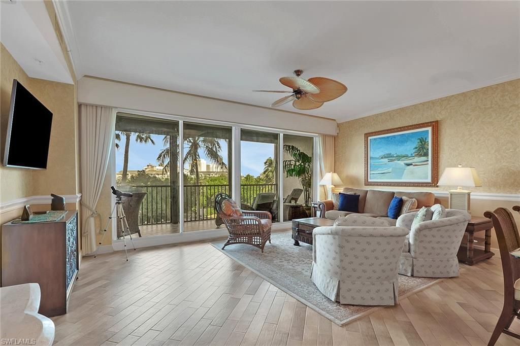 430 Cove Tower Dr, Unit 302, Naples, FL 34110 Photo