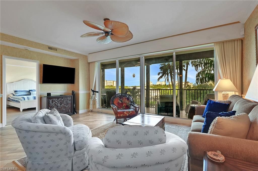 430 Cove Tower Dr, Unit 302, Naples, FL 34110 Photo