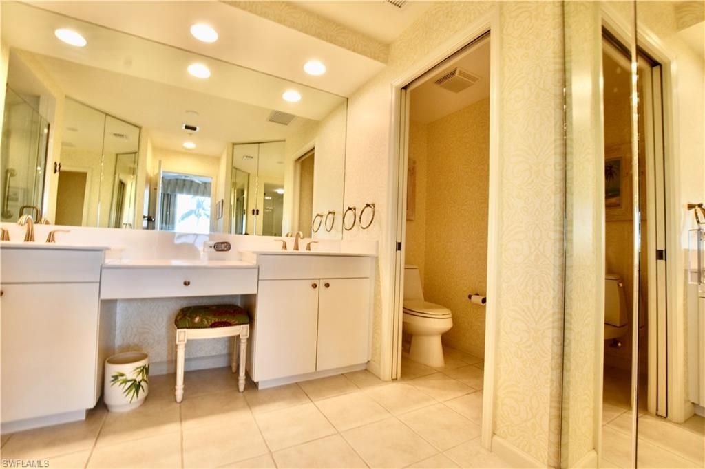 430 Cove Tower Dr, Unit 302, Naples, FL 34110 Photo