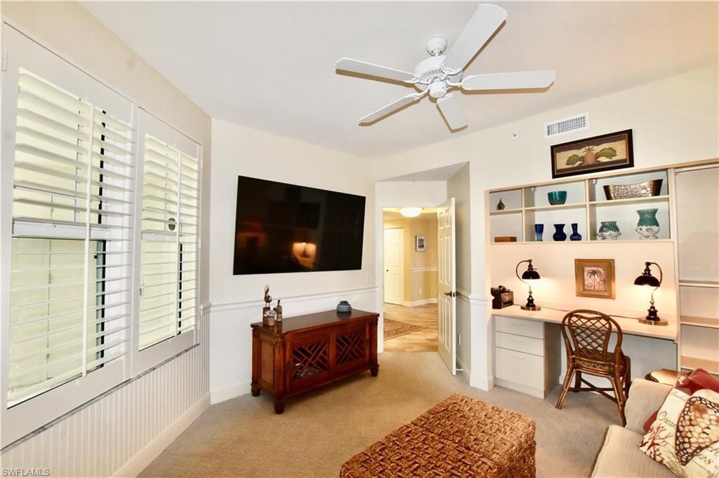 430 Cove Tower Dr, Unit 302, Naples, FL 34110 Photo