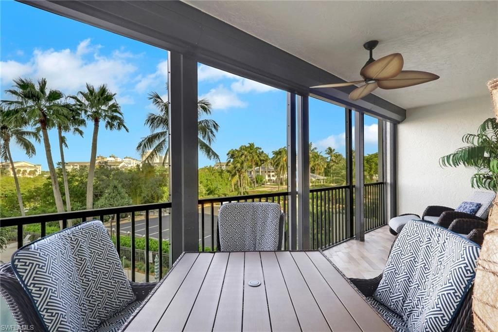 430 Cove Tower Dr, Unit 302, Naples, FL 34110 Photo