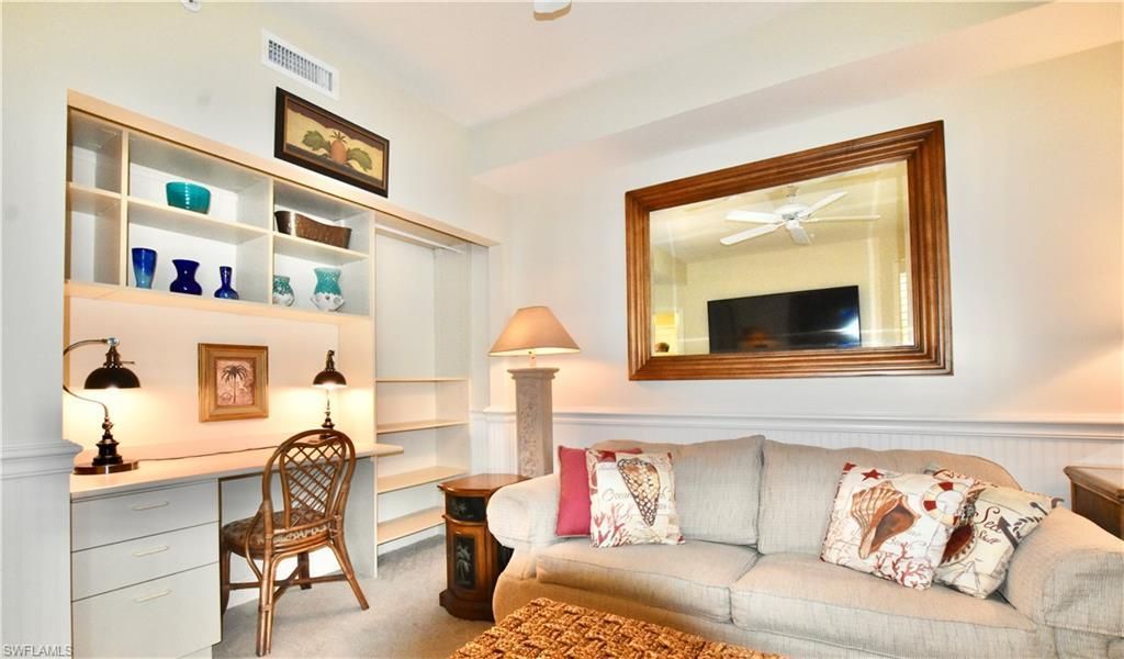 430 Cove Tower Dr, Unit 302, Naples, FL 34110 Photo