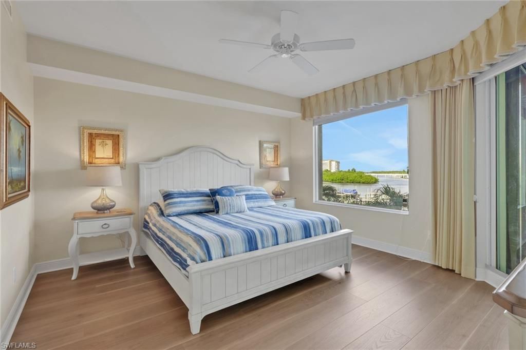 430 Cove Tower Dr, Unit 302, Naples, FL 34110 Photo