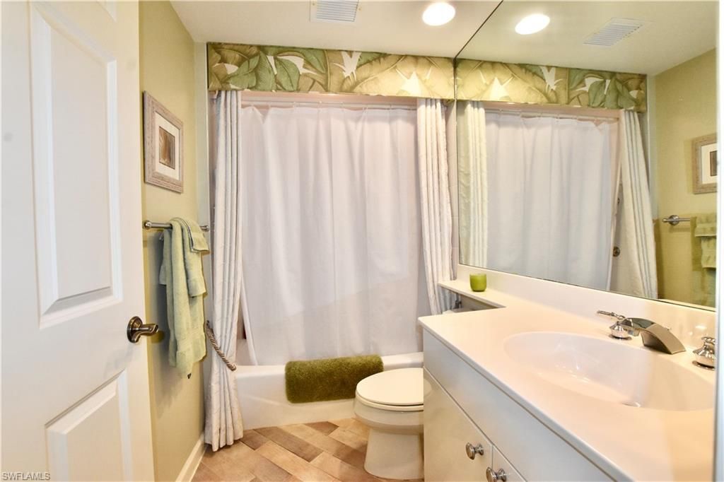 430 Cove Tower Dr, Unit 302, Naples, FL 34110 Photo