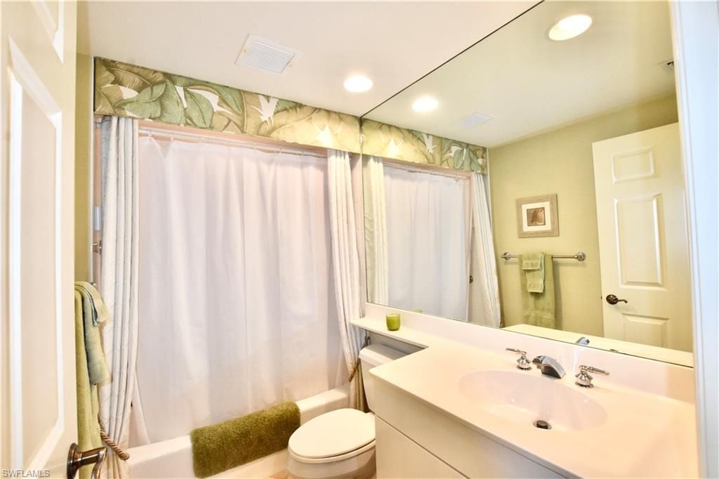 430 Cove Tower Dr, Unit 302, Naples, FL 34110 Photo