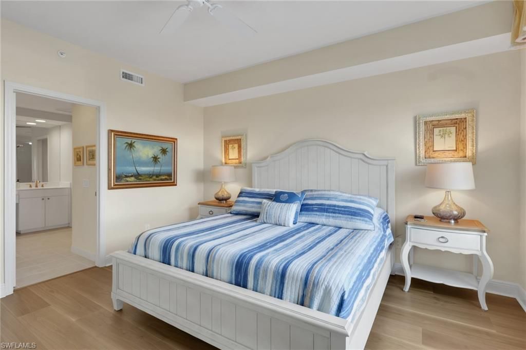 430 Cove Tower Dr, Unit 302, Naples, FL 34110 Photo