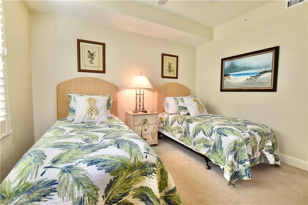 430 Cove Tower Dr, Unit 302, Naples, FL 34110 Photo