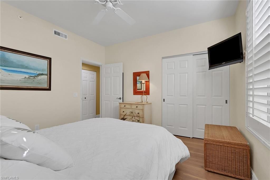 430 Cove Tower Dr, Unit 302, Naples, FL 34110 Photo
