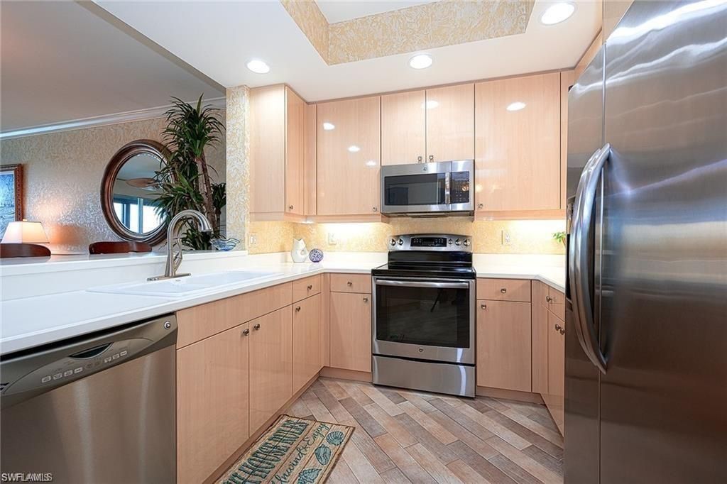 430 Cove Tower Dr, Unit 302, Naples, FL 34110 Photo