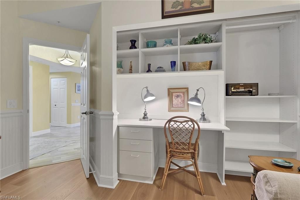 430 Cove Tower Dr, Unit 302, Naples, FL 34110 Photo