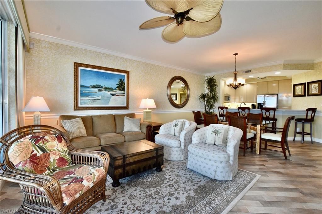 430 Cove Tower Dr, Unit 302, Naples, FL 34110 Photo