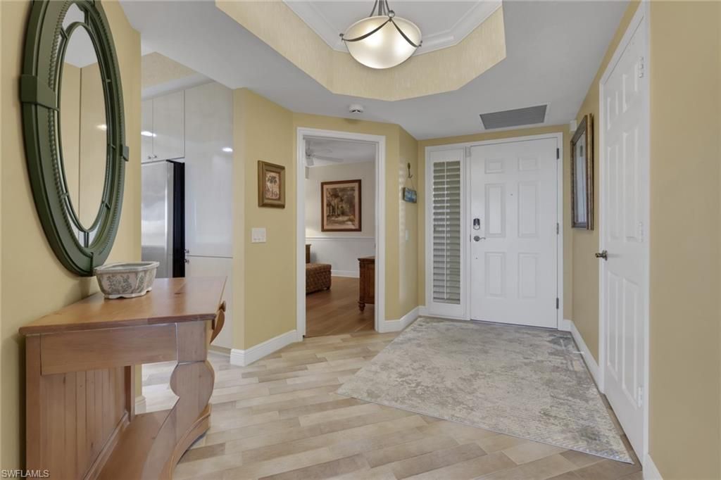 430 Cove Tower Dr, Unit 302, Naples, FL 34110 Photo