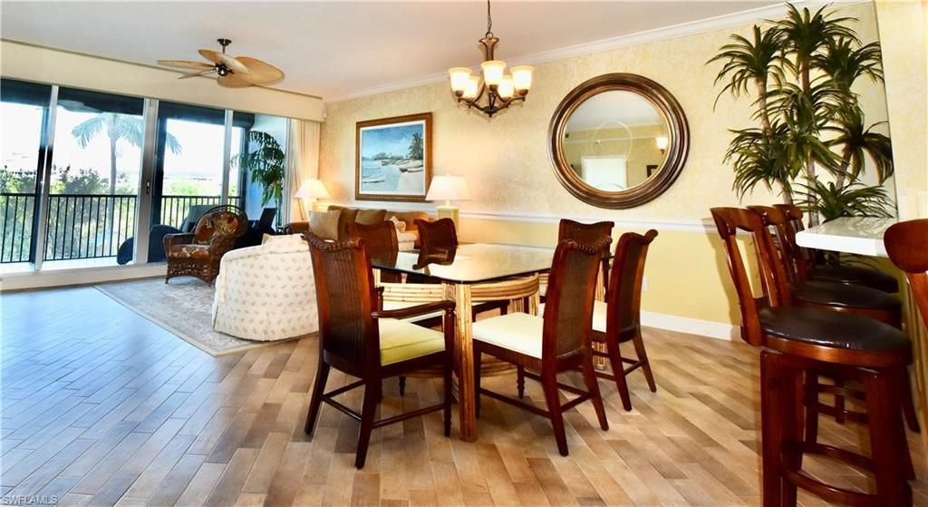 430 Cove Tower Dr, Unit 302, Naples, FL 34110 Photo