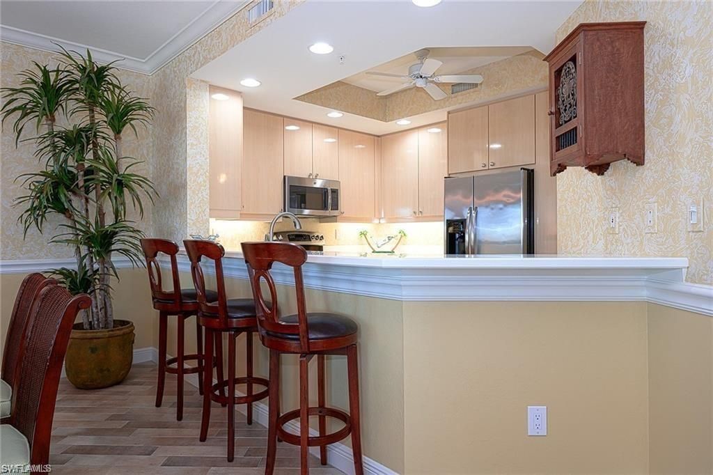430 Cove Tower Dr, Unit 302, Naples, FL 34110 Photo