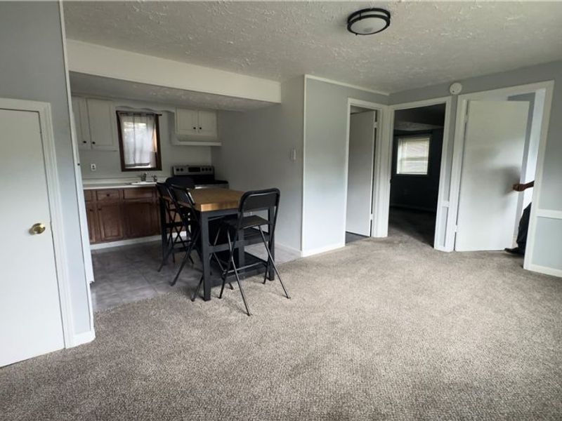 1320 W Montrose, Unit 3, Youngstown, OH 44505 Photo 2