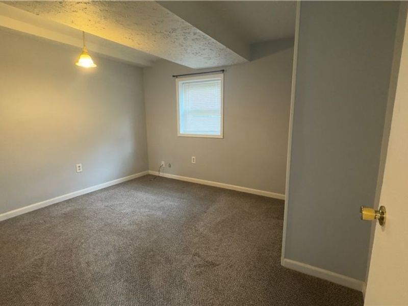 1320 W Montrose, Unit 3, Youngstown, OH 44505 Photo 3