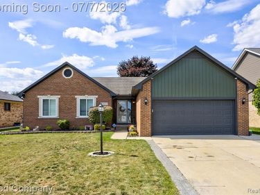 49877 Maurice Drive, Chesterfield Twp, MI 48047