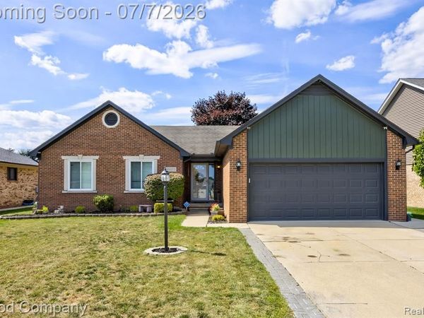 49877 Maurice Drive, Chesterfield Twp, MI 48047