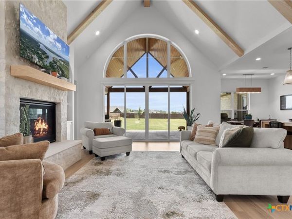 1602 Hunt Drive, Salado, TX 76571