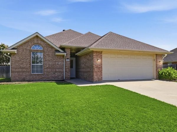 206 Mourning Dove Lane, Krum, TX 76249