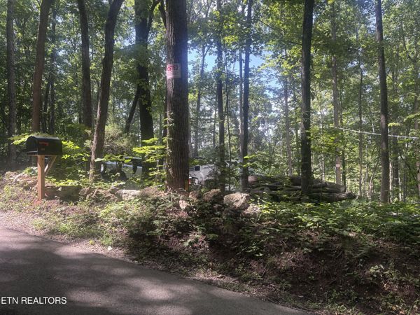 300 Walker Rd, Sharps Chapel, TN 37866