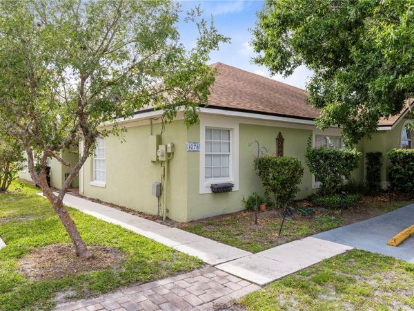 1076 UNIVERSAL REST PLACE , KISSIMMEE, FL 34744