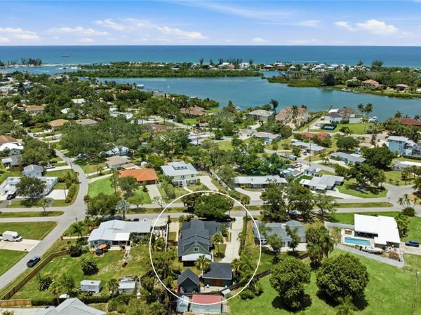405 BAY POINT AVENUE, NOKOMIS, FL 34275