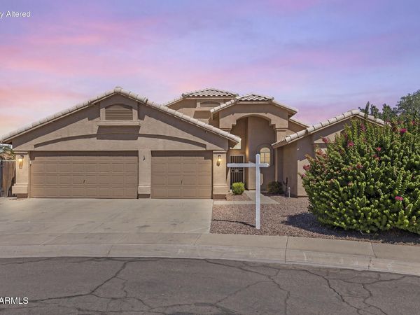 8832 W BETTY ELYSE Lane, Peoria, AZ 85382