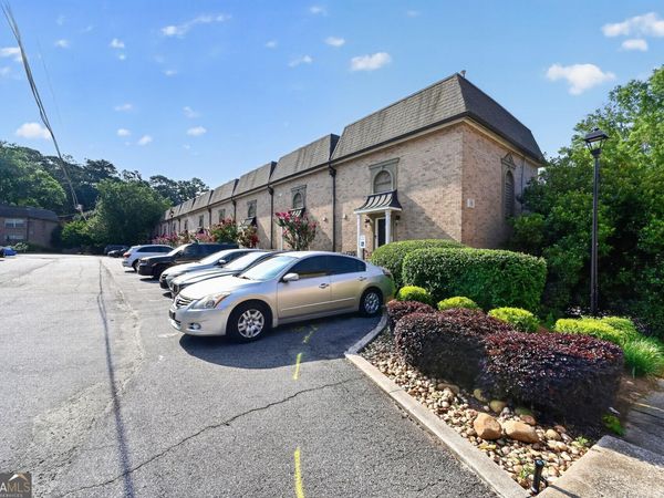 6980 Roswell Road, Unit B11, Sandy Springs, GA 30328