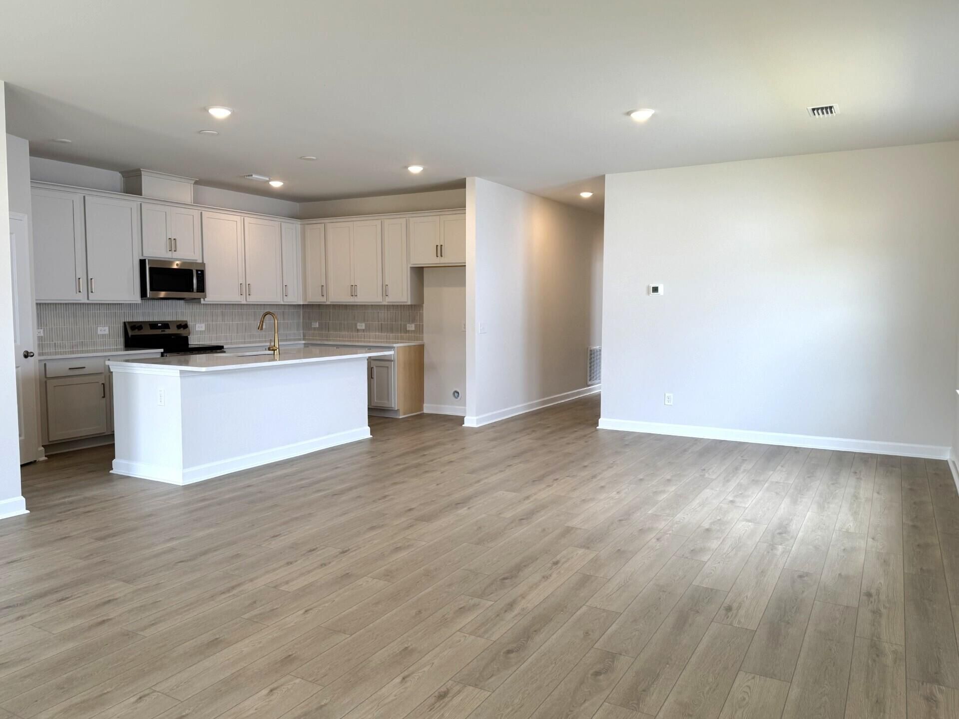 5140 Blackberry Lane Photo 8