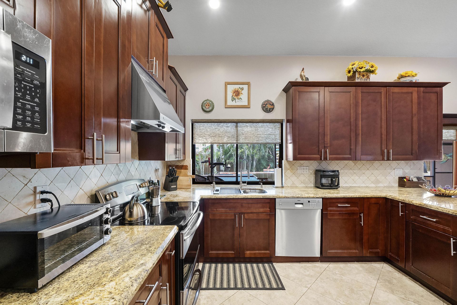 10662 NW 7th Place, Coral Springs, FL 33071 Photo