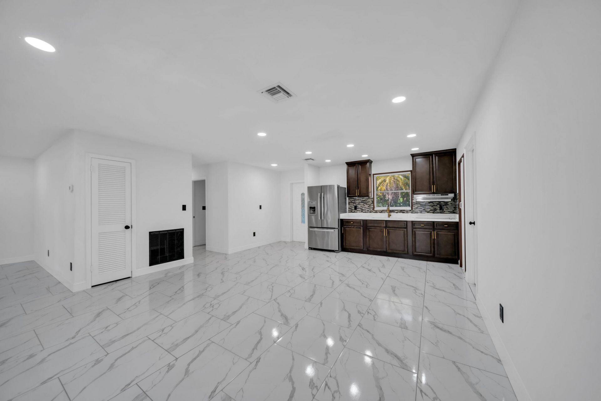 139 E Lake Drive, Lehigh Acres, FL 33936 Photo