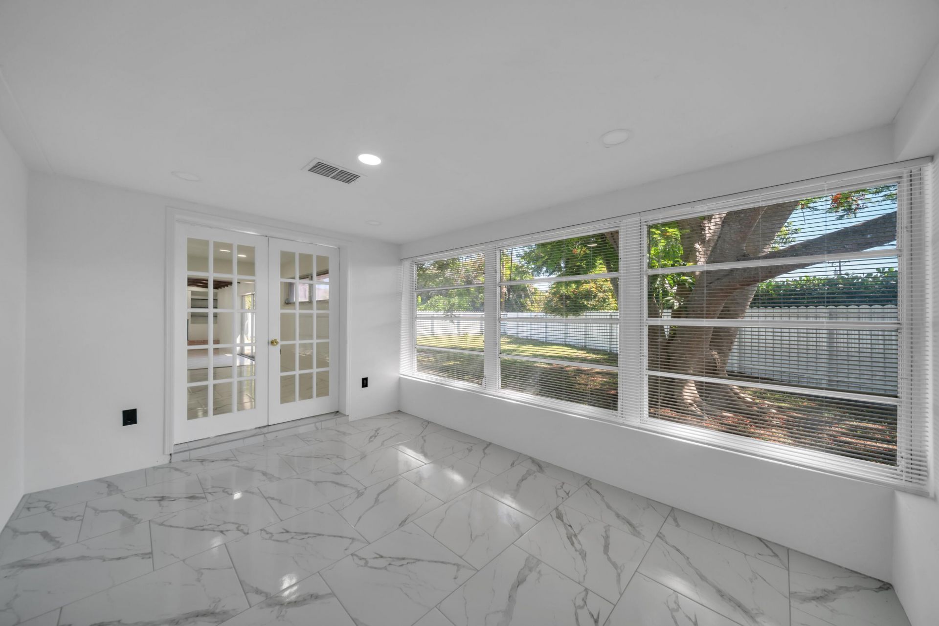139 E Lake Drive, Lehigh Acres, FL 33936 Photo