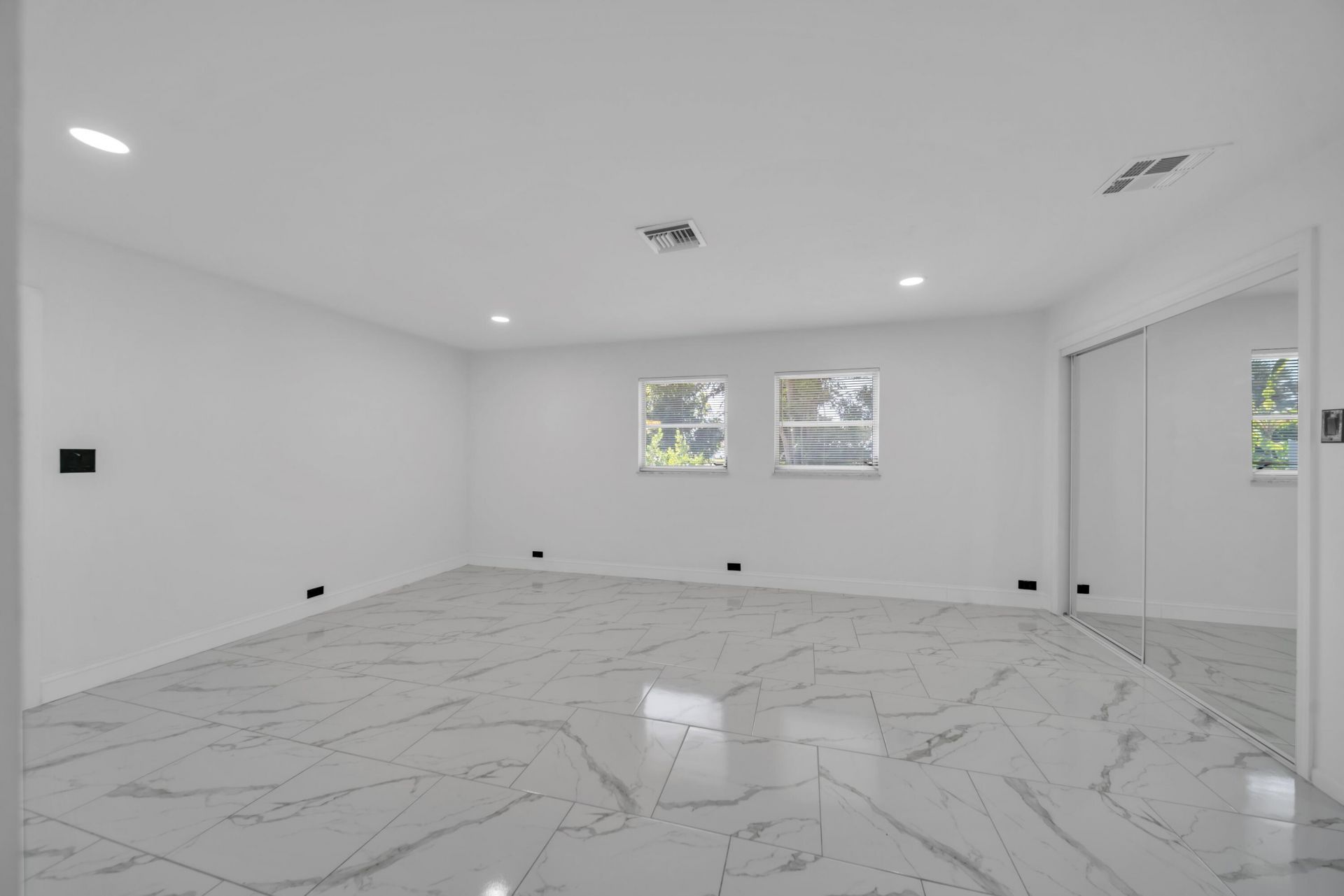 139 E Lake Drive, Lehigh Acres, FL 33936 Photo