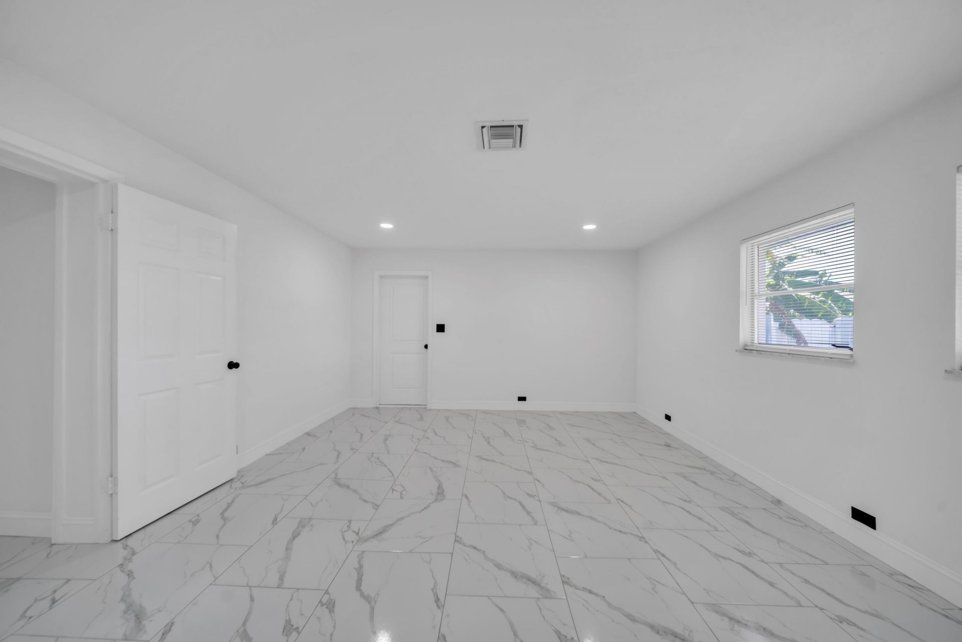 139 E Lake Drive, Lehigh Acres, FL 33936 Photo