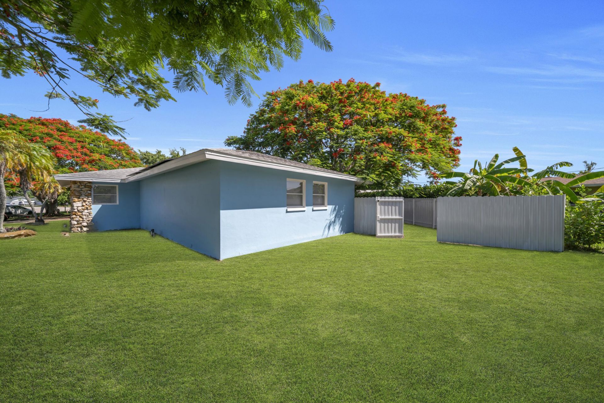 139 E Lake Drive, Lehigh Acres, FL 33936 Photo