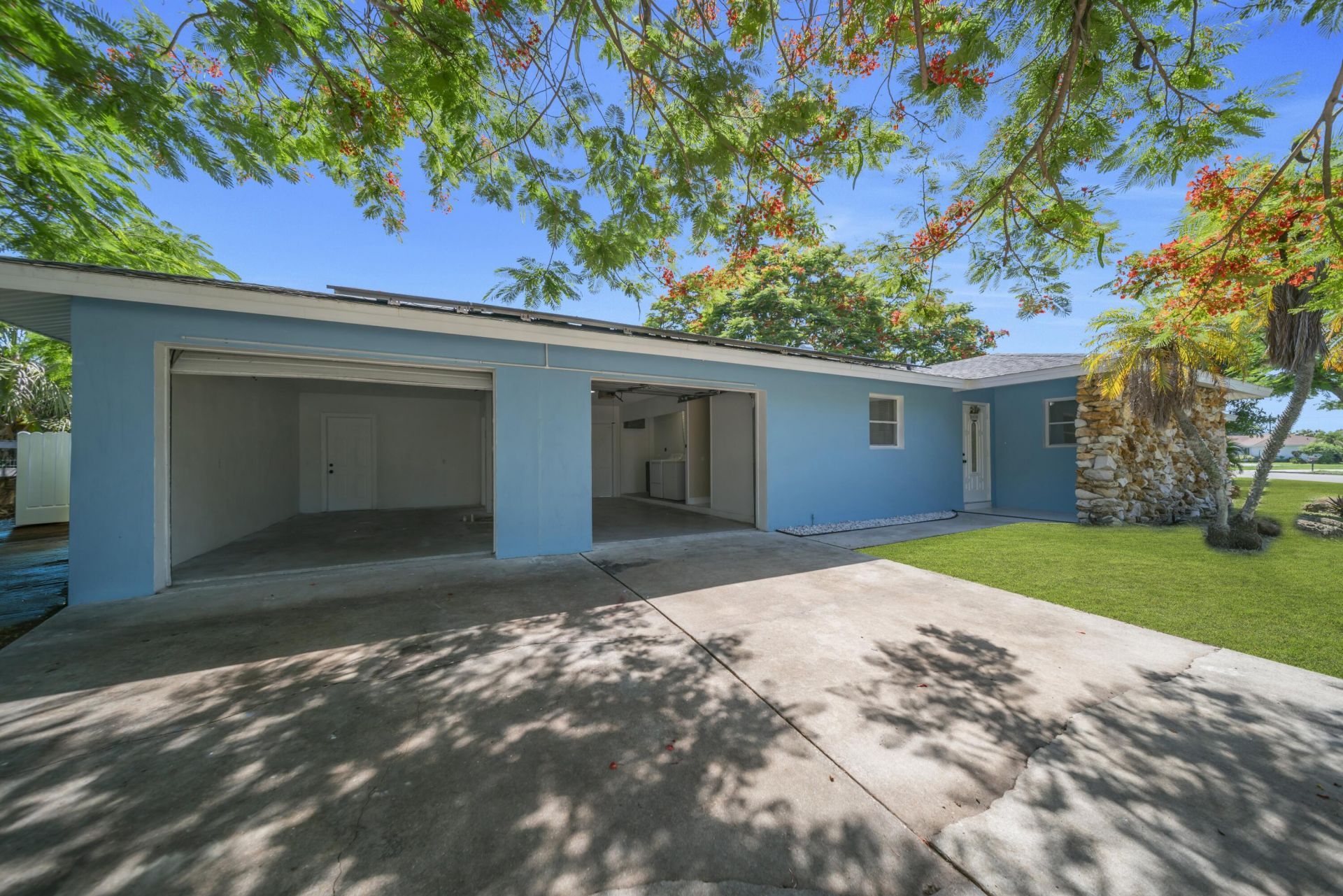 139 E Lake Drive, Lehigh Acres, FL 33936 Photo