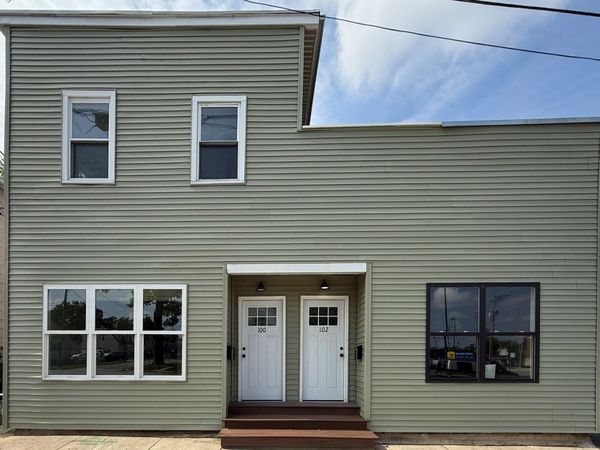 102 N Ohio Street , Aurora, IL 60505