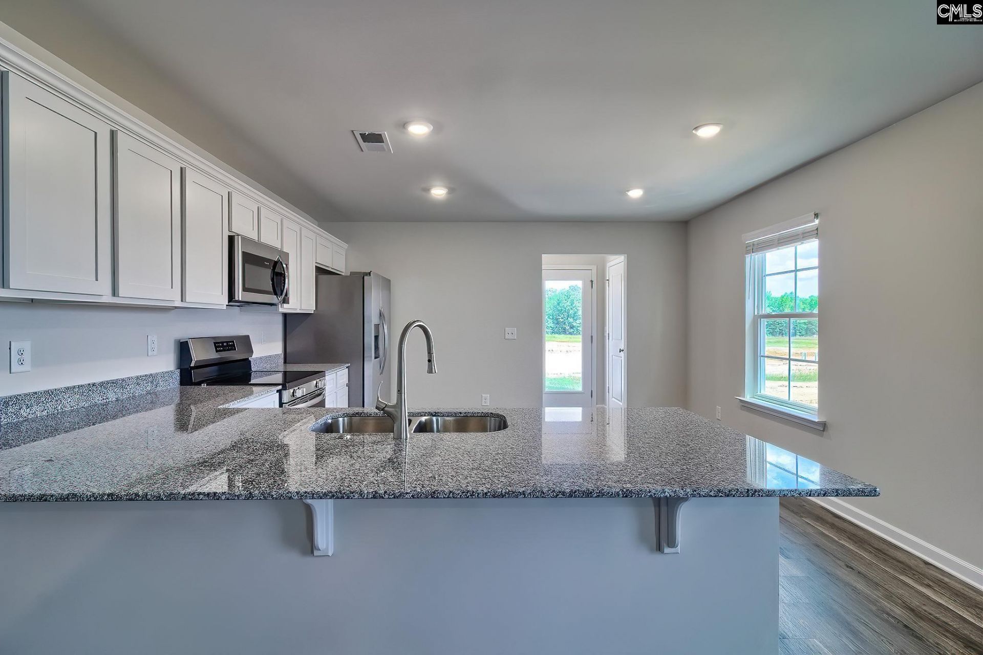560 Corkscrew Lane Photo 5
