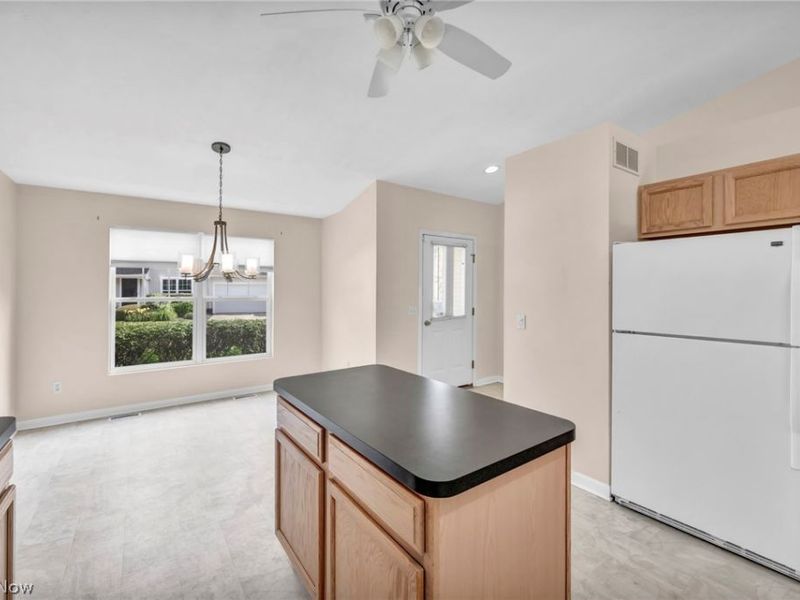 1024 Saint Michaels Way, Madison, OH 44057 Photo 5