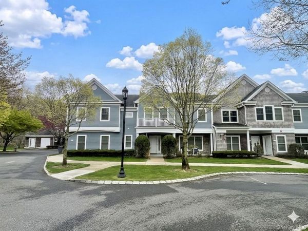 22 Gianna Court , Southampton, NY 11968
