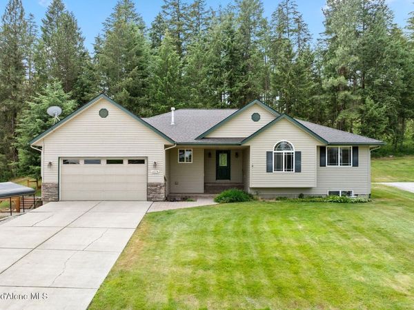 11074 W Riverview Dr , Post Falls, ID 83854
