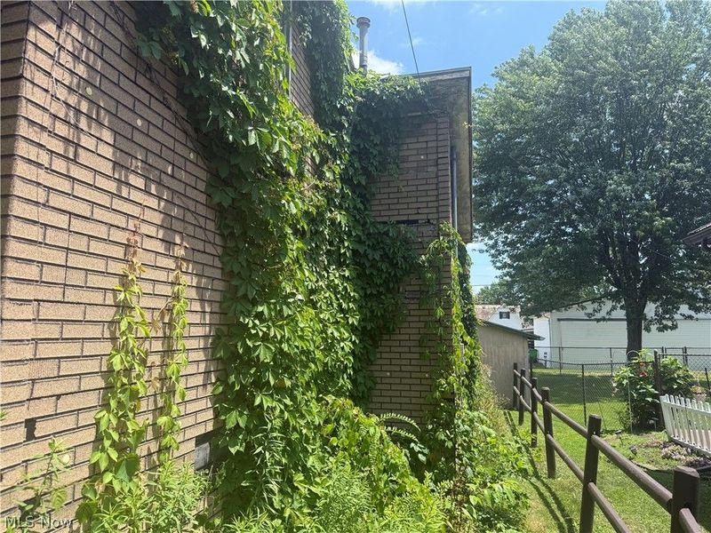 311 Mcconnell Street, Uhrichsville, OH 44683 Photo 6