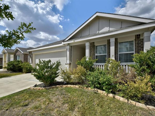 2060 Meadow Pipit DR, New Braunfels, TX 78130