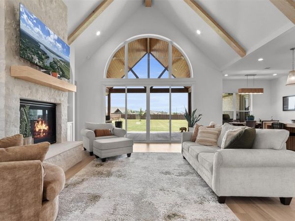 1602 Hunt DR, Salado, TX 76571