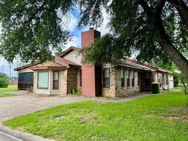 710 Cherry Drive, Groesbeck, TX 76642 Main Photo