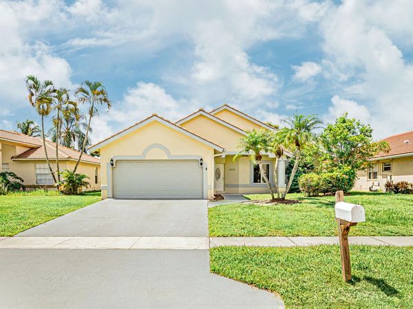 5148 Rosen Boulevard, Boynton Beach, FL 33472