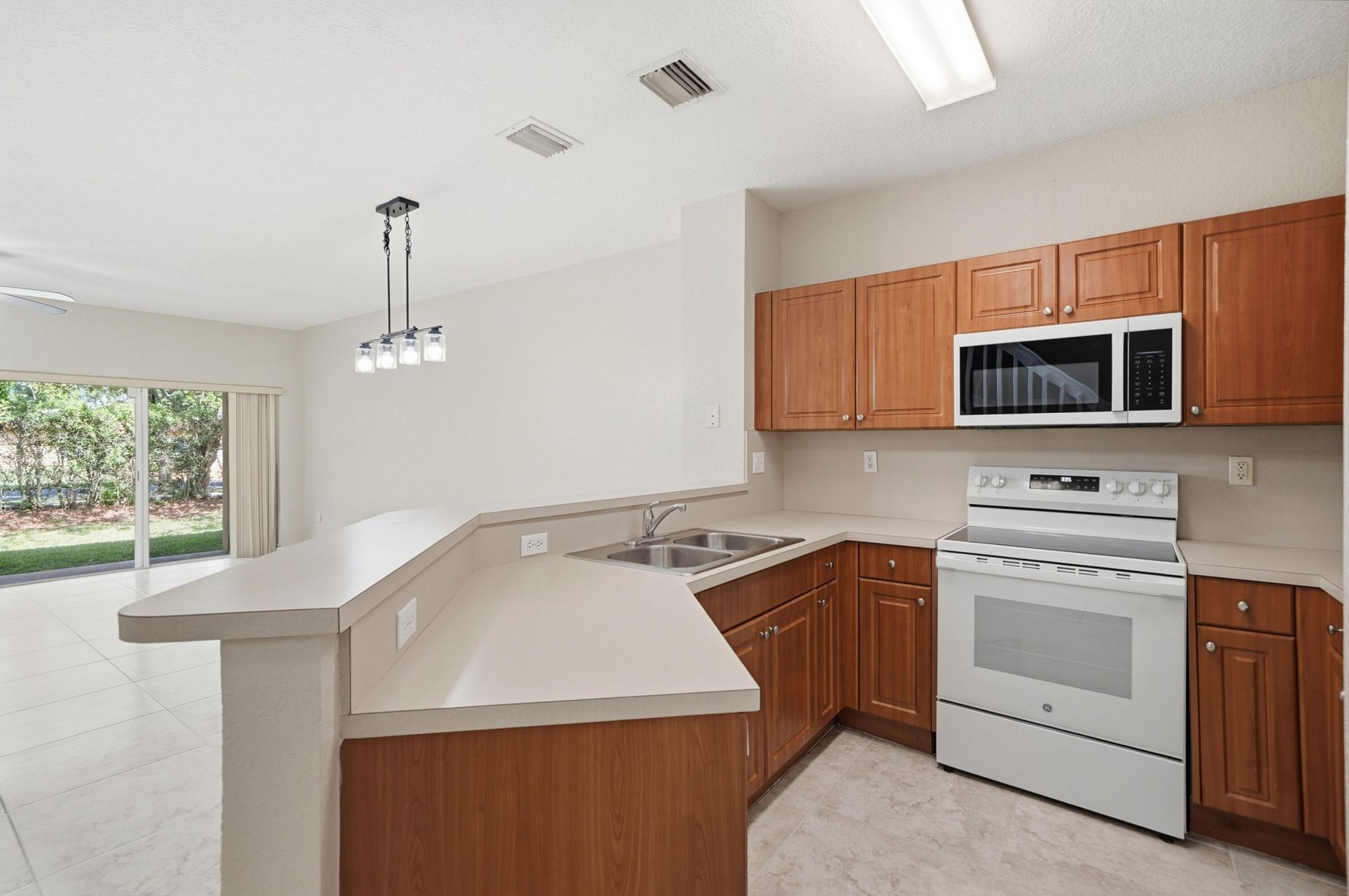 6532 Catalina Lane, Tamarac, FL 33321 Photo